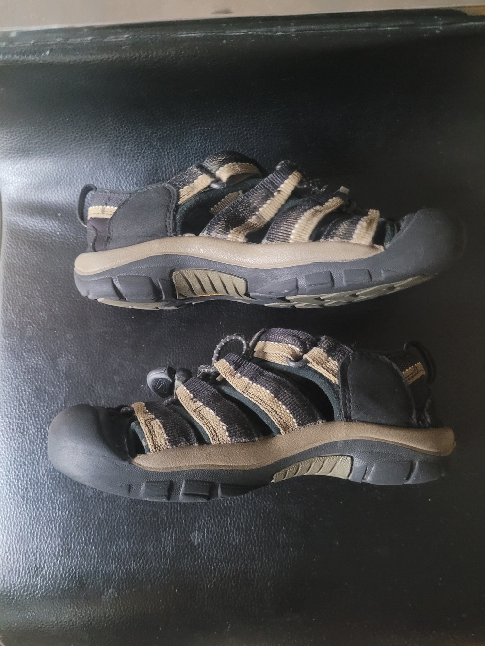 Keen Newport H2 Big Kids Sandals,size 1,Unisex Black/Tan